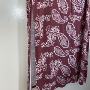 Women’s side slit skirt. NEVER WORN!!